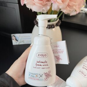 Ziaja Intimate Foam Wash Cranberry – Dạng bọt dịu nhẹ, khử mùi & bảo vệ vùng kín | eustore.com.vn