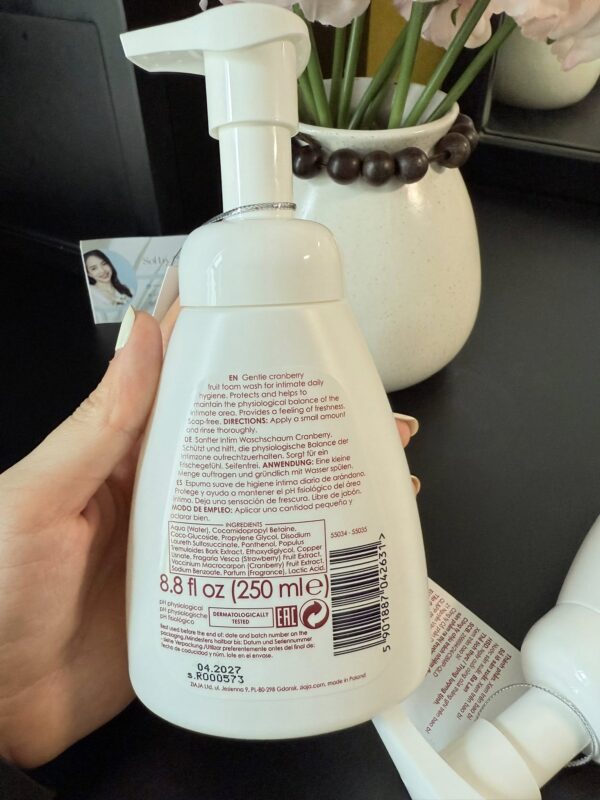 Ziaja Intimate Foam Wash Cranberry – Dạng bọt dịu nhẹ, khử mùi & bảo vệ vùng kín | eustore.com.vn