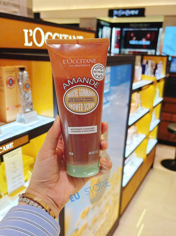 Tẩy da chết body L’Occitane Almond Shower Scrub – Dịu nhẹ, dưỡng ẩm và mịn da | eustore.com.vn
