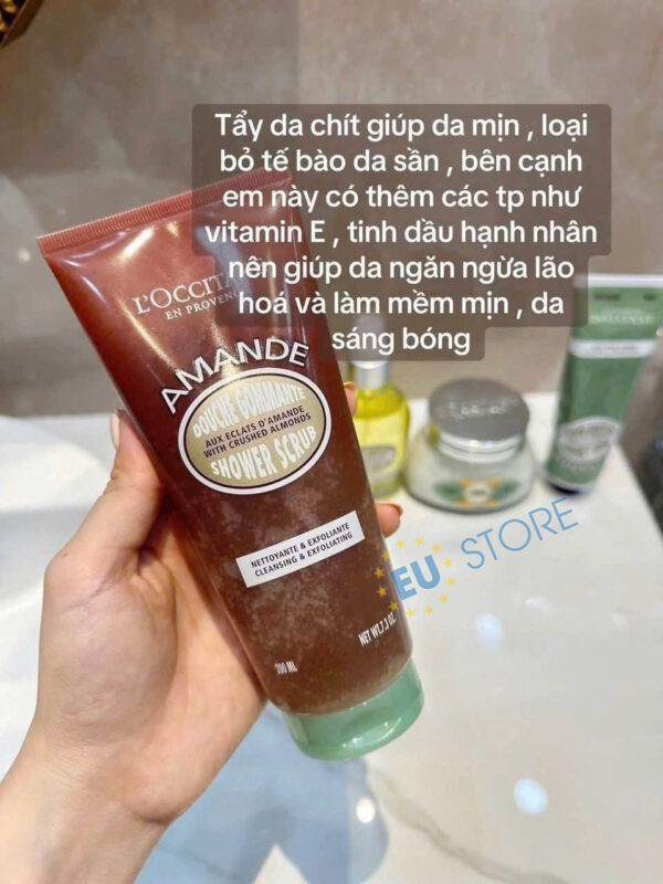 Tẩy da chết body L’Occitane Almond Shower Scrub – Dịu nhẹ, dưỡng ẩm và mịn da | eustore.com.vn
