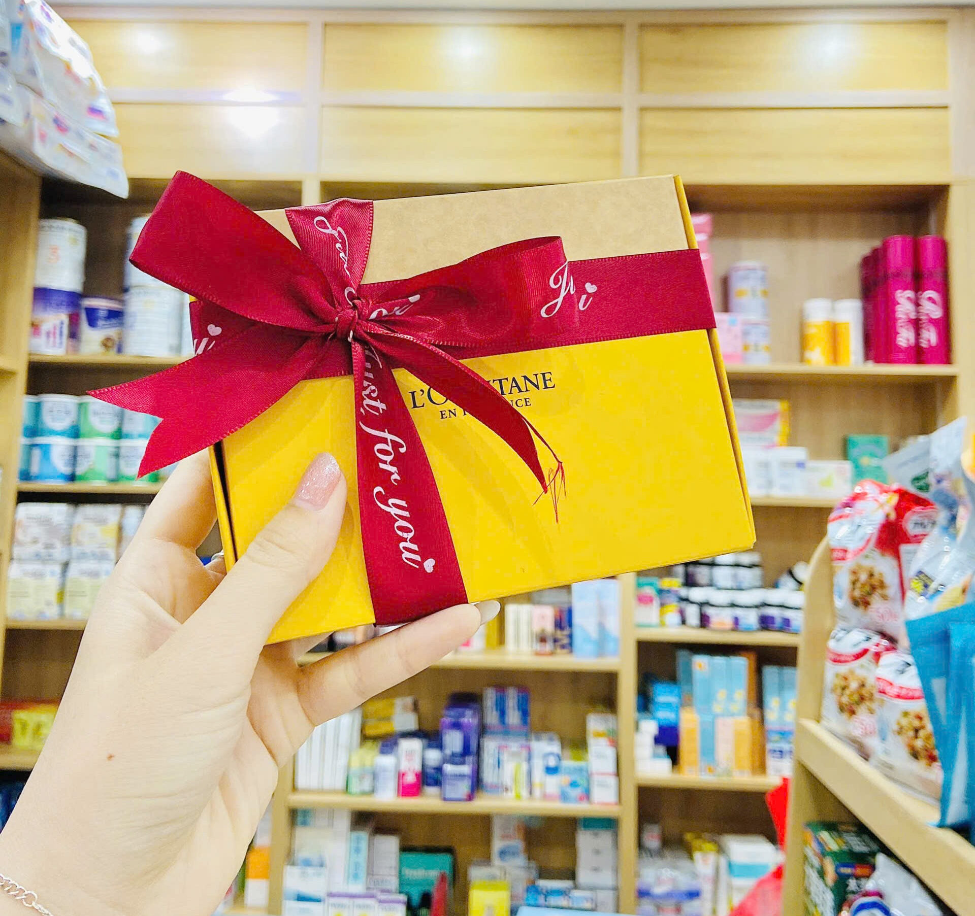 Bộ quà tặng L’OCCITANE mini 5 món – Món quà tinh tế 20/10 dành riêng cho phái đẹp | eustore.com.vn