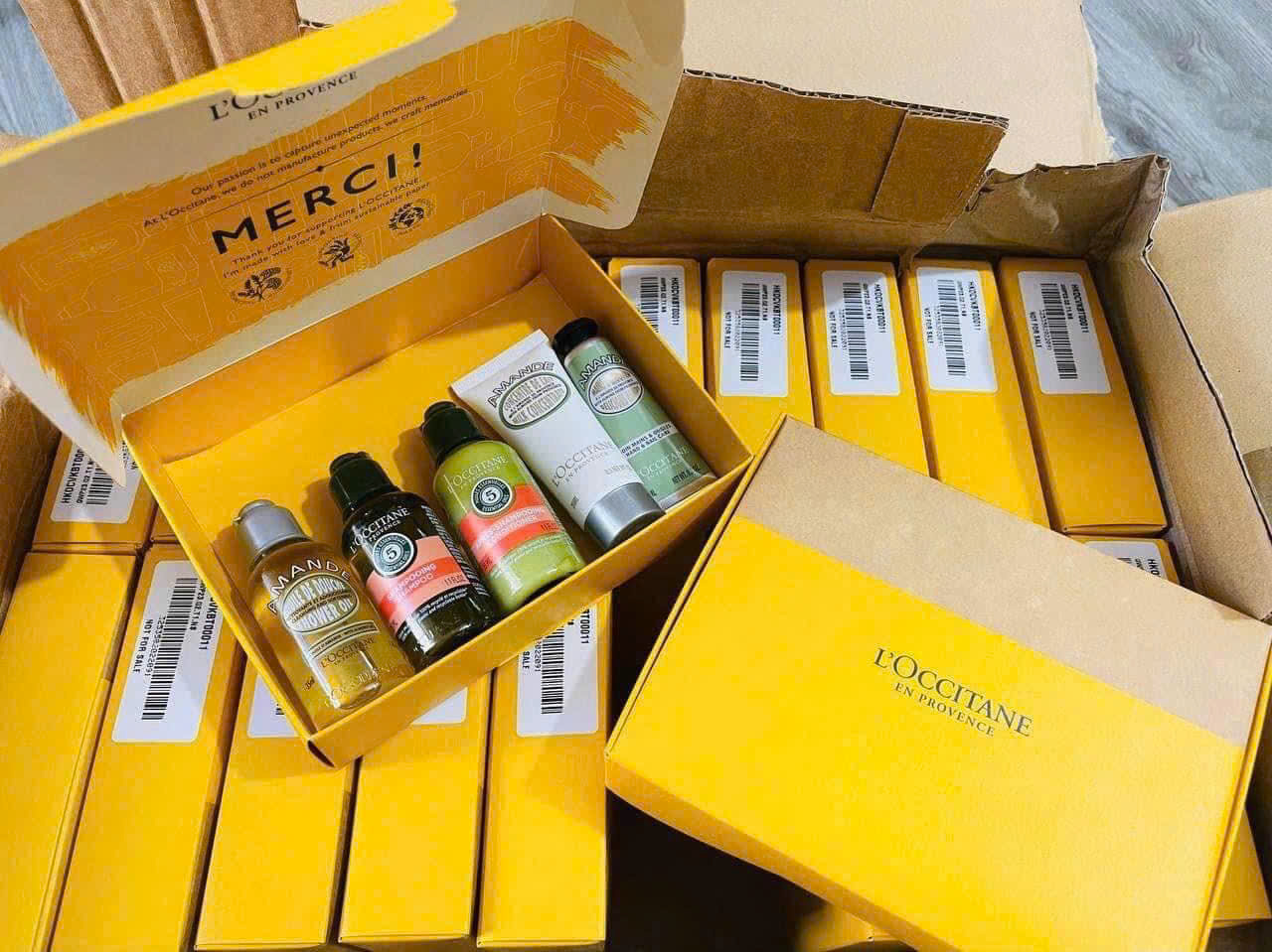 Bộ quà tặng L’OCCITANE mini 5 món – Món quà tinh tế 20/10 dành riêng cho phái đẹp | eustore.com.vn