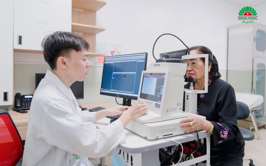 Hệ thống chẩn đoán hiện đại hỗ trợ bác sĩ phân tích chính xác các rối loạn vận nhãn trong những ca bệnh phức tạp. Hệ thống chẩn đoán hiện đại hỗ trợ bác sĩ phân tích chính xác các rối loạn vận nhãn trong những ca bệnh phức tạp.